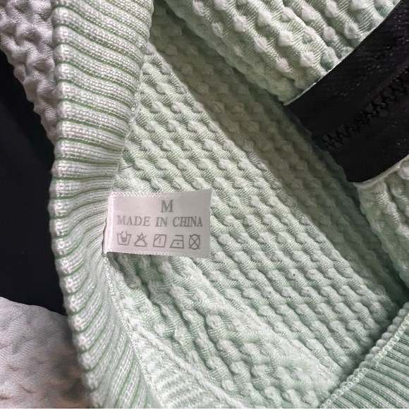 🍁🎉HP🍁🎉Green crop workout jacket - Picture 8 of 8